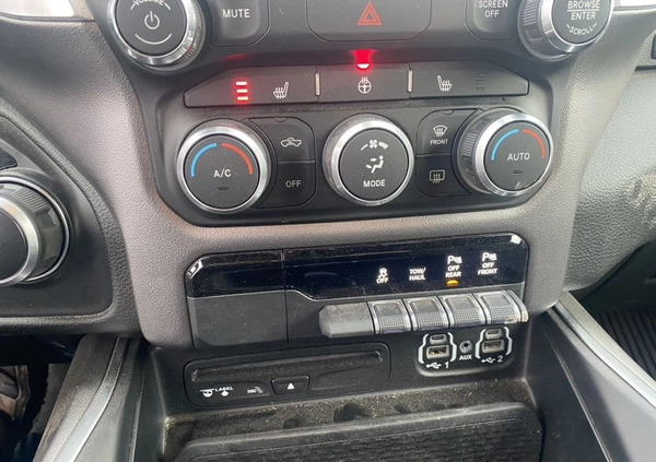 Dodge RAM cena 109900 przebieg: 40458, rok produkcji 2019 z Rzeszów małe 781